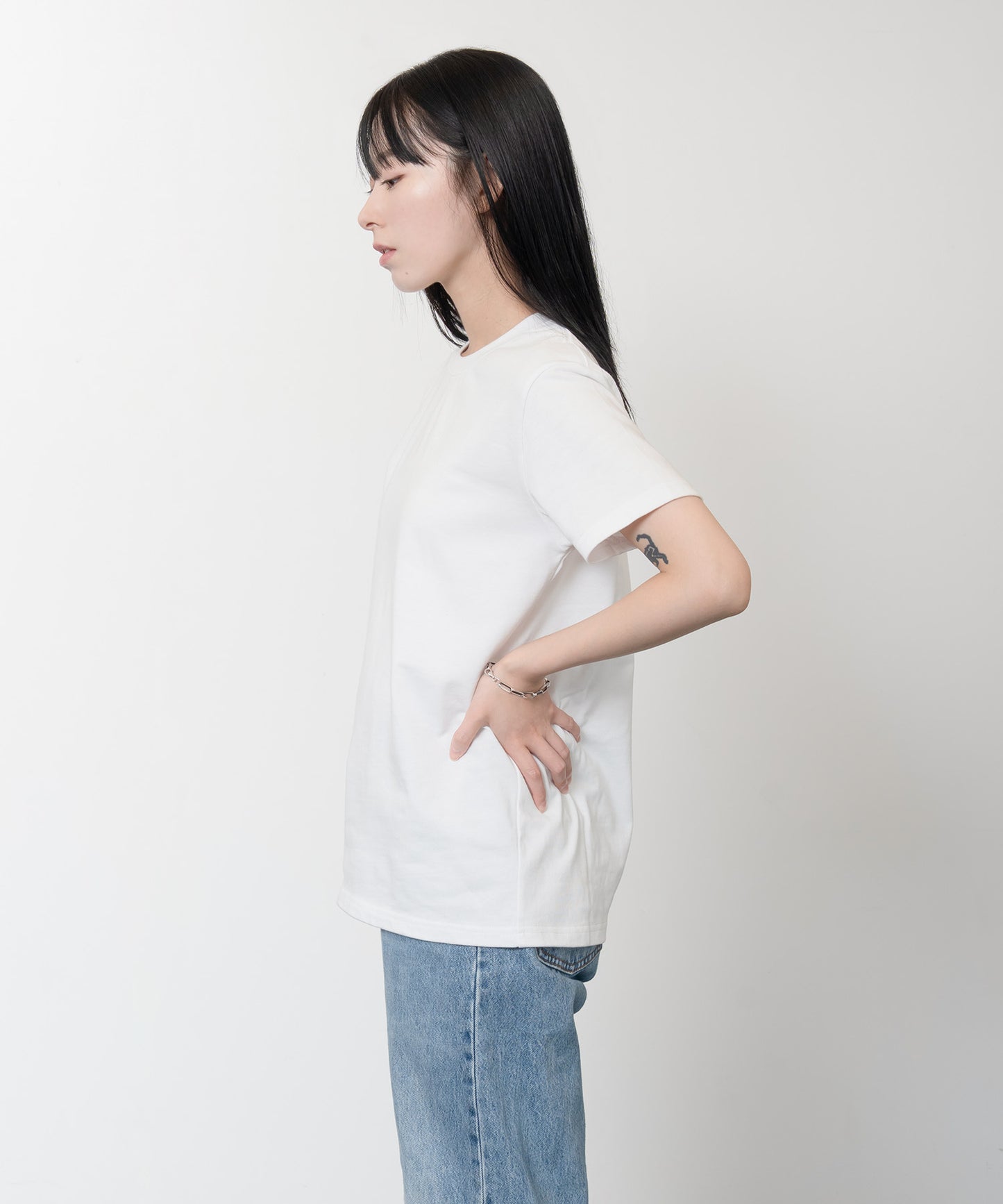 Women’s Heavy Crewneck T-Shirt / WHITE