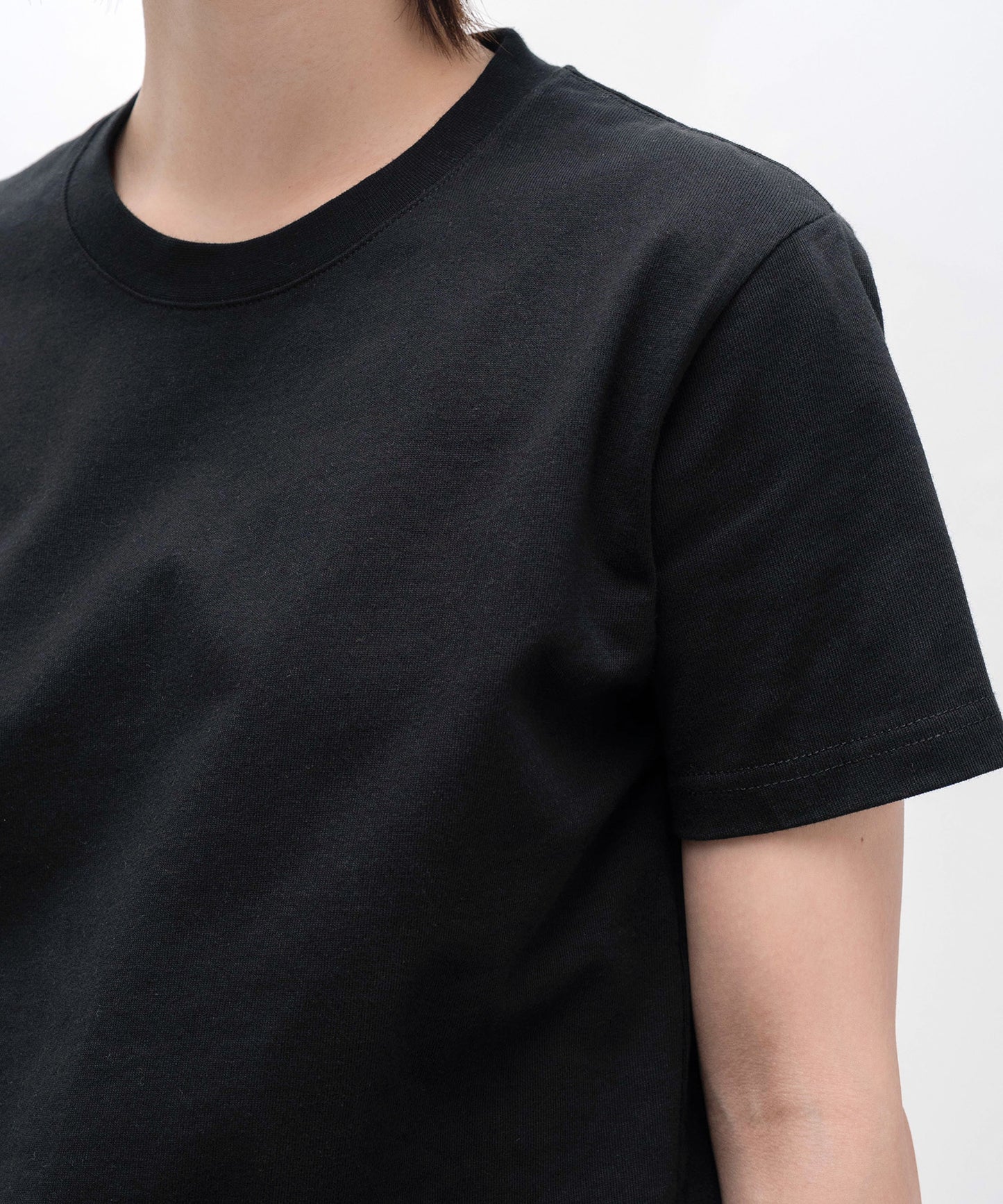 Women’s Heavy Crewneck T-Shirt / BLACK