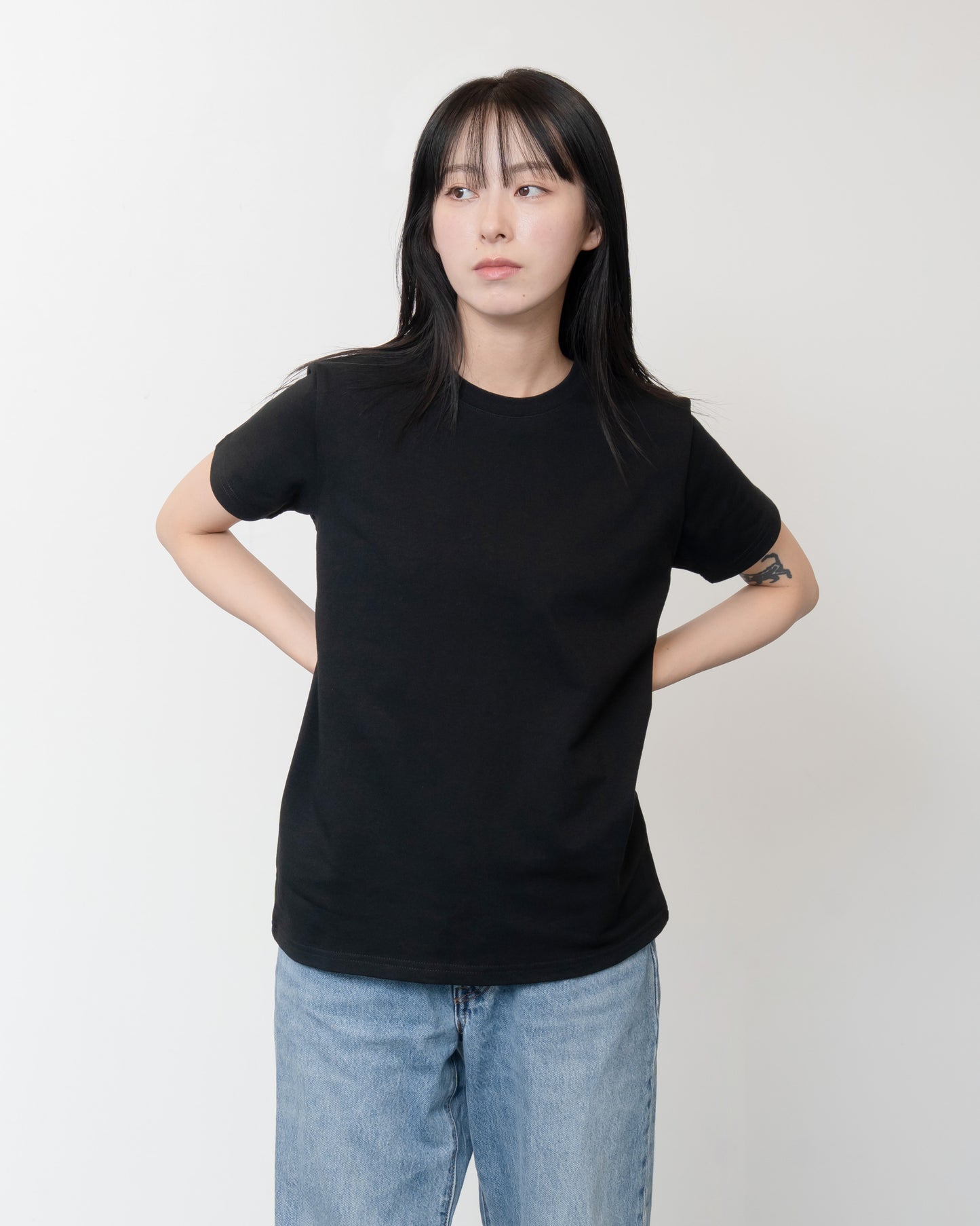 Women’s Heavy Crewneck T-Shirt / BLACK