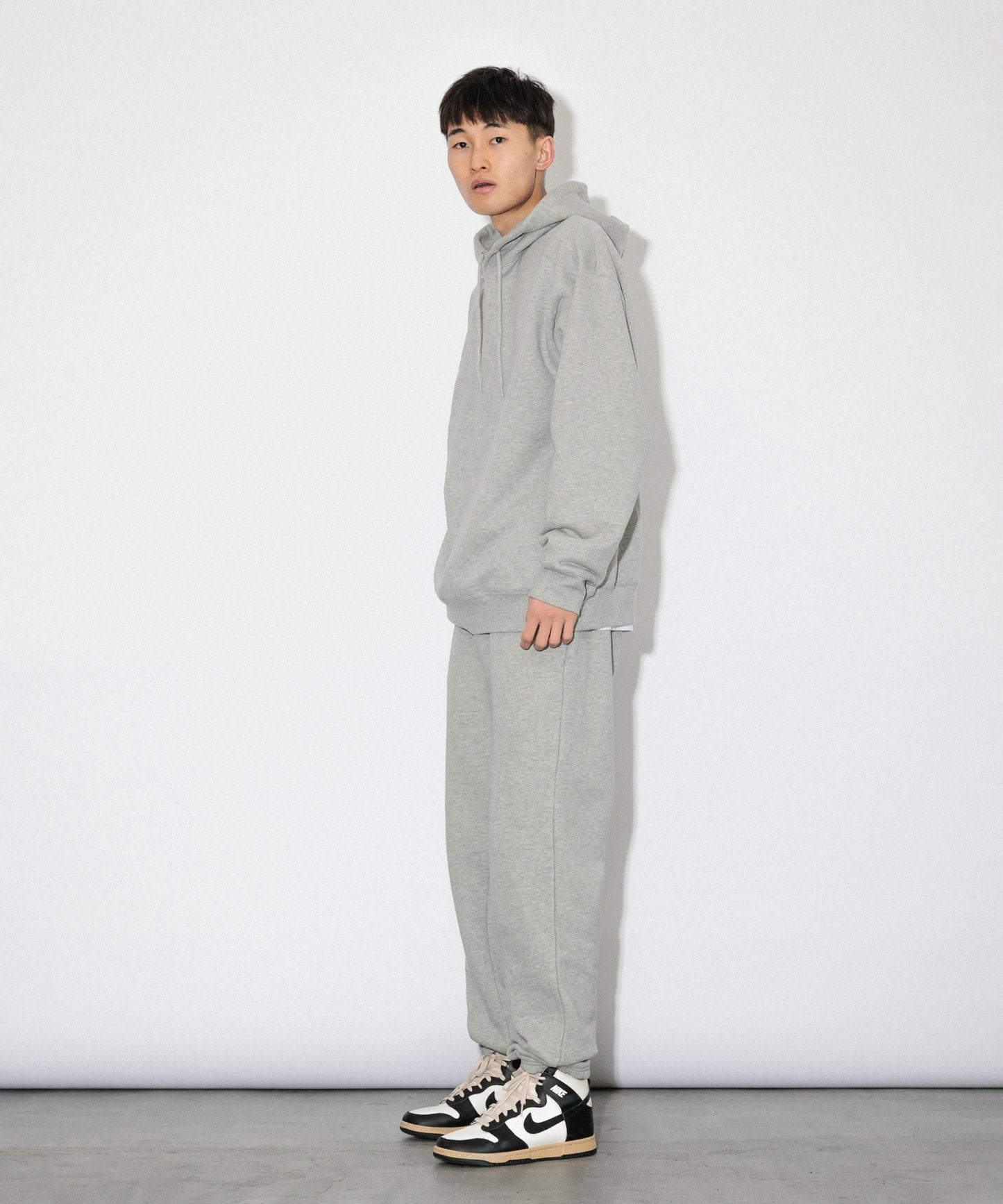 Heavy Hooded Sweatshirt - Seam Pocket / HEATHER GRAY