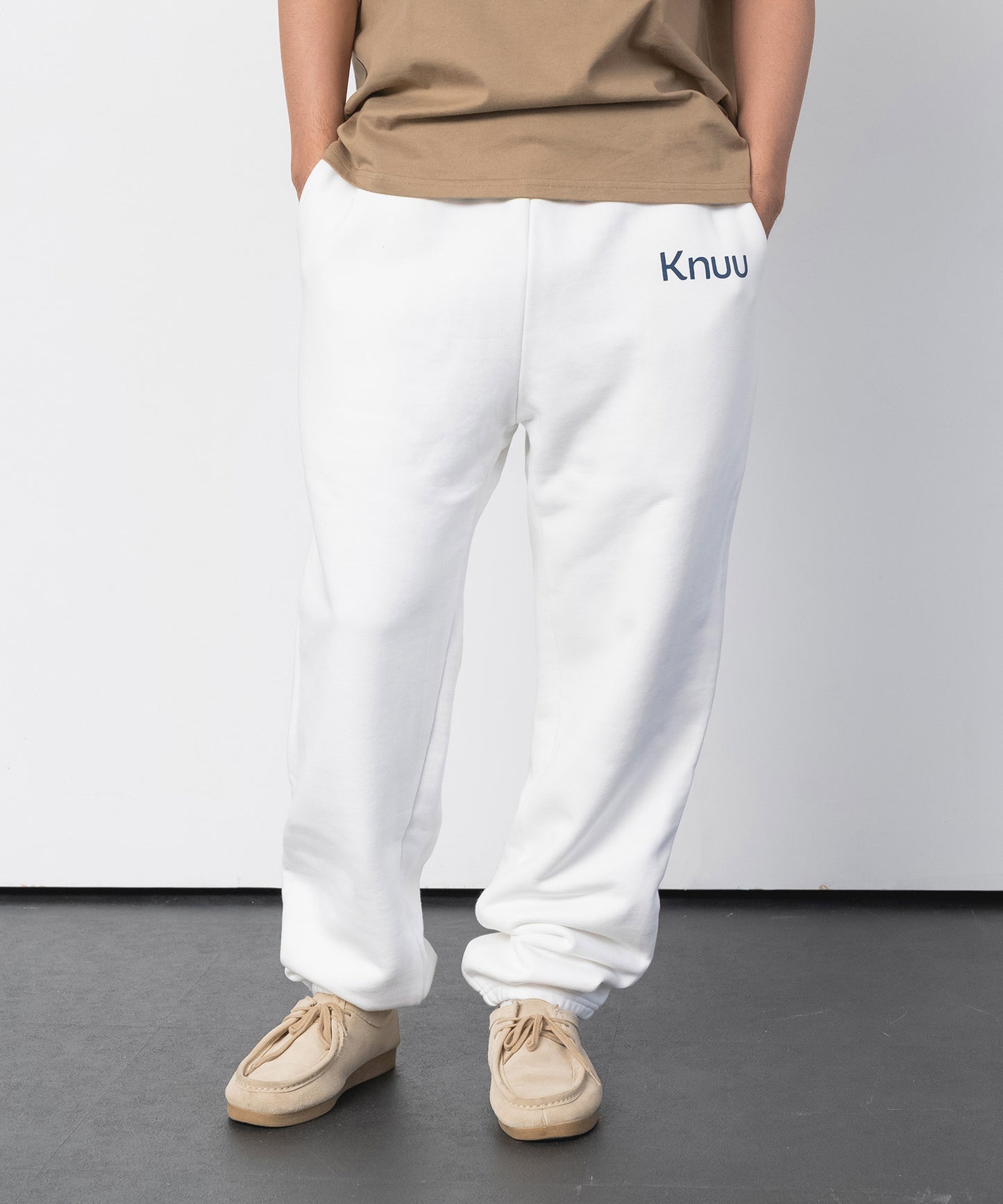 Logo Heavy Sweatpants / WHITE