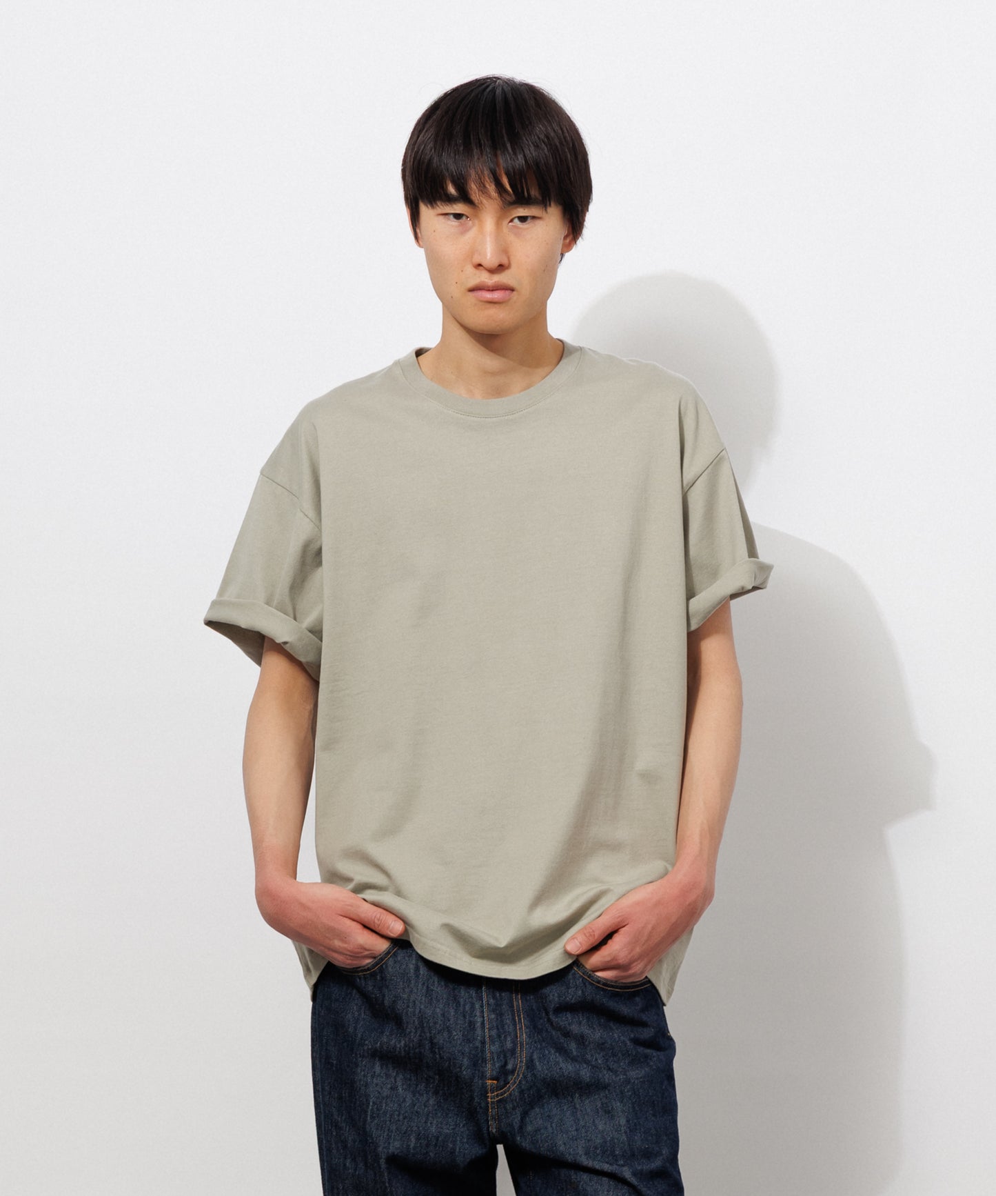 Basic Crewneck T-Shirt / EARL GRAY