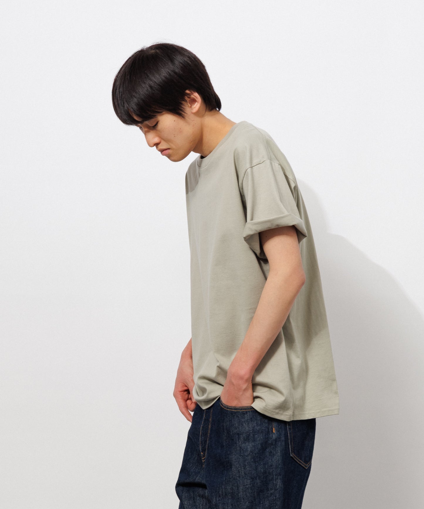 Basic Crewneck T-Shirt / EARL GRAY