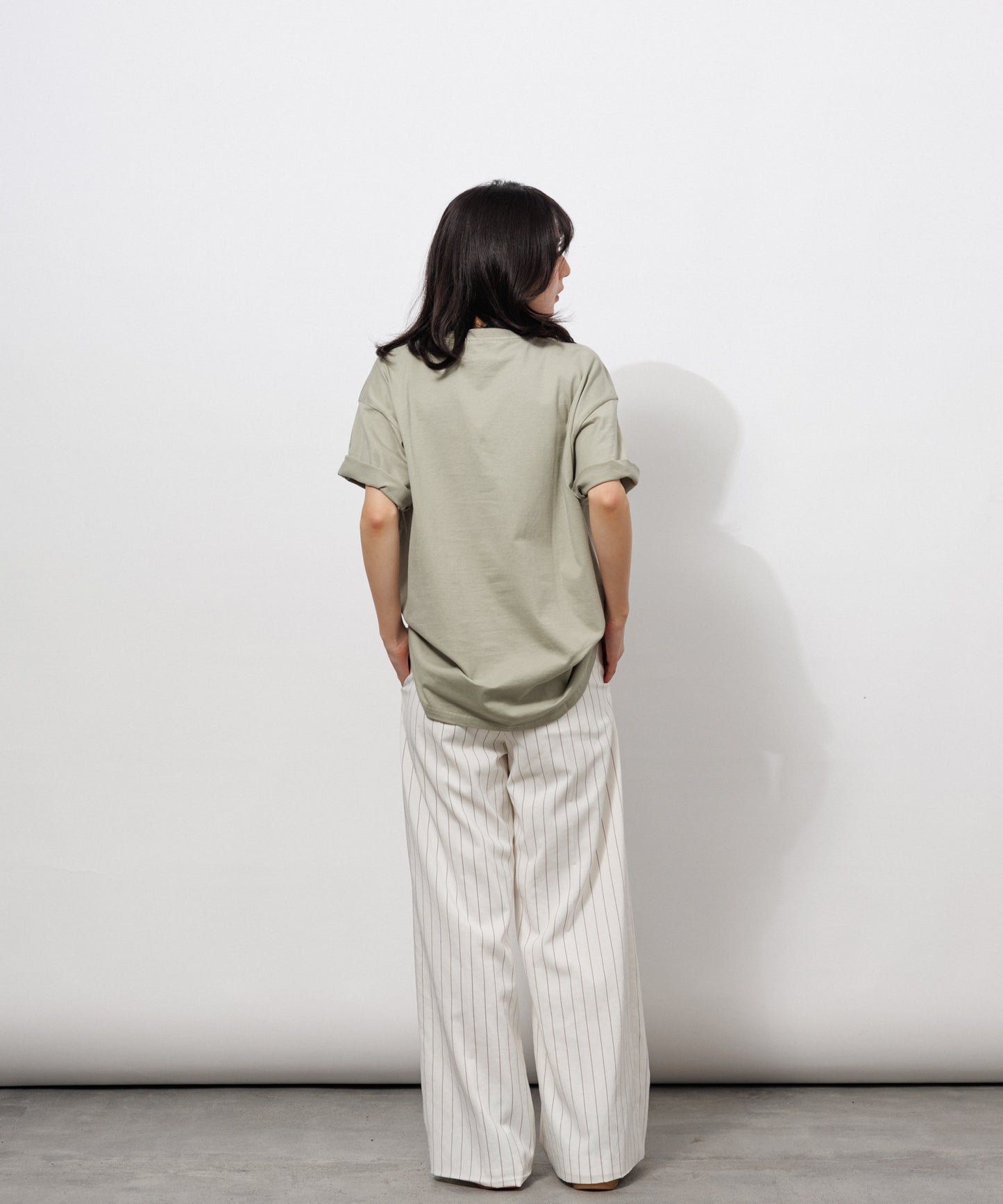 Basic Crewneck T-Shirt / EARL GRAY