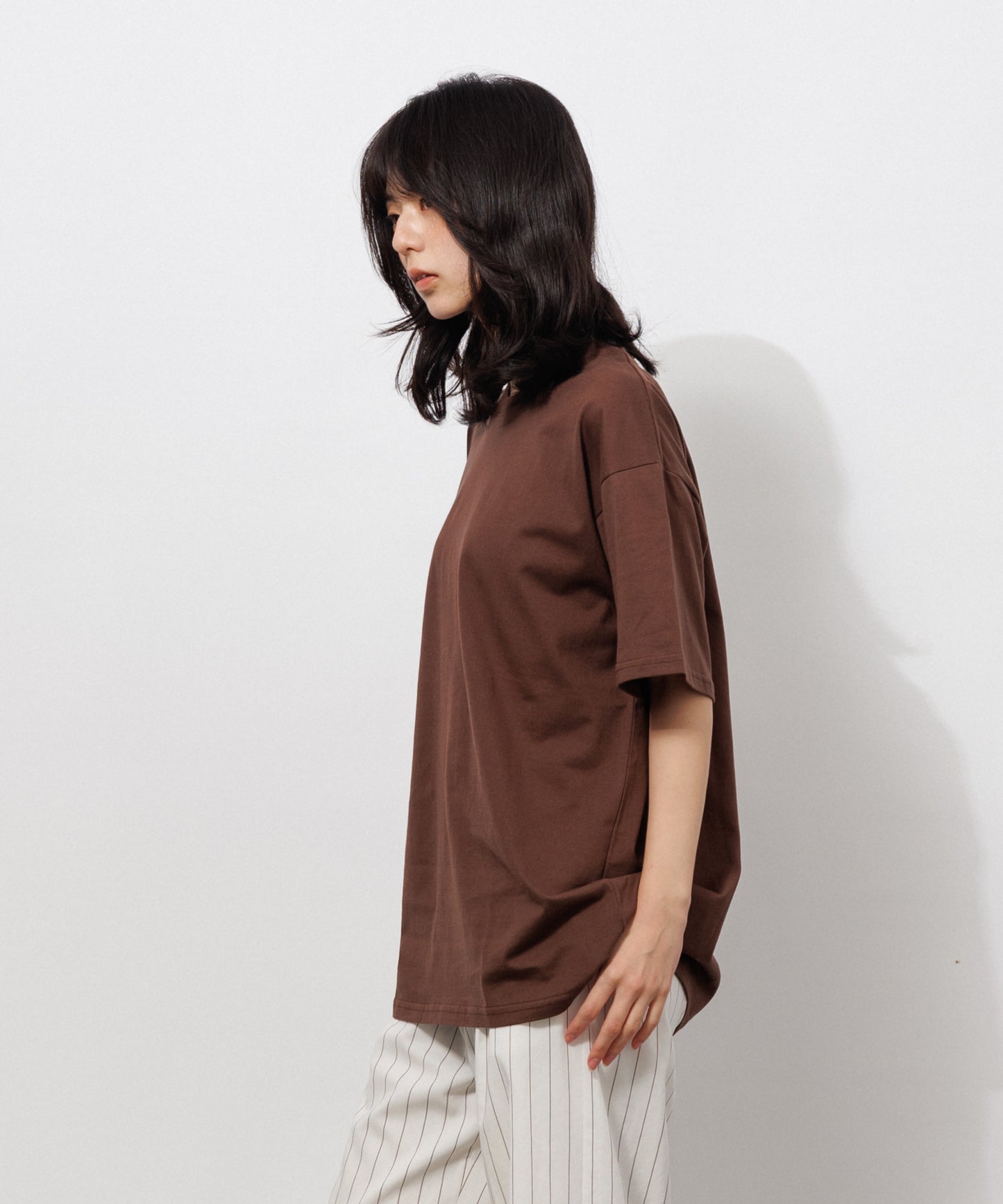Basic Crewneck T-Shirt / BROWN