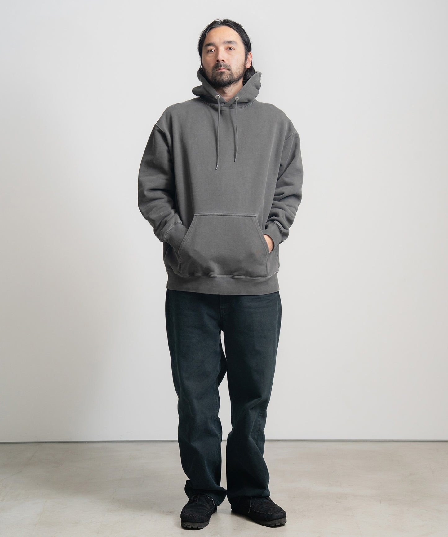 Heavy Hooded Pigment Dye Sweatshirt / BLACK