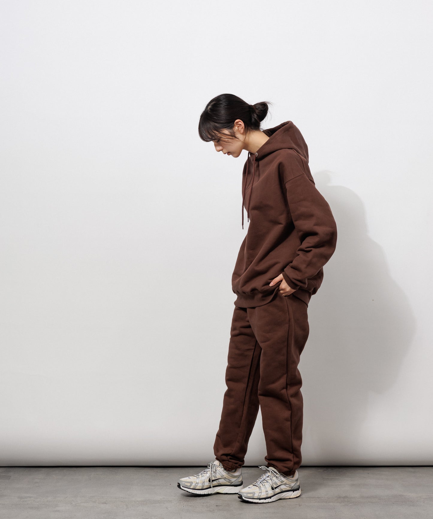 Heavy Hooded Sweatshirt - Seam Pocket / BROWN