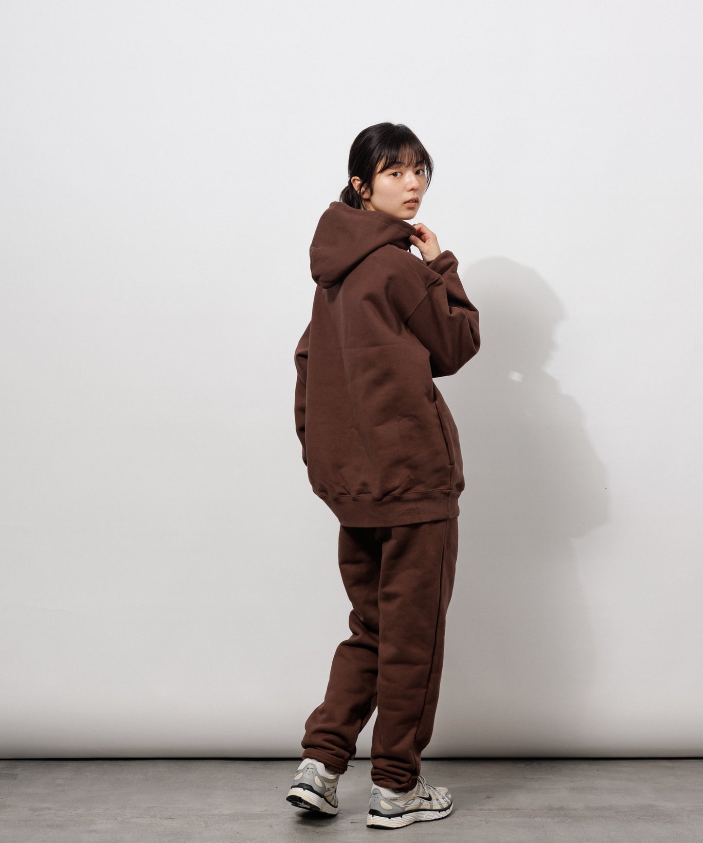 Heavy Hooded Sweatshirt - Seam Pocket / BROWN